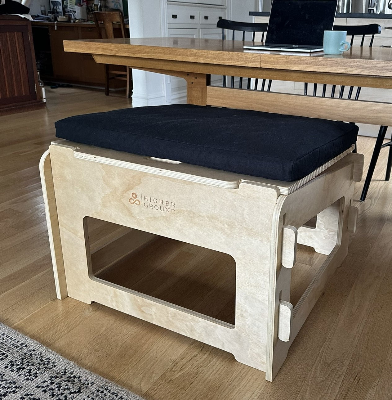 Active Sitting Chair Ergonomic Adjustable Angle Platform Design for Meditation Functional Sitting Work Versatility